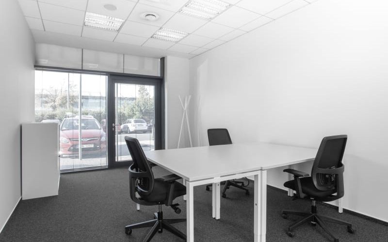 1092/8 Aviaticka, Prague Image 6