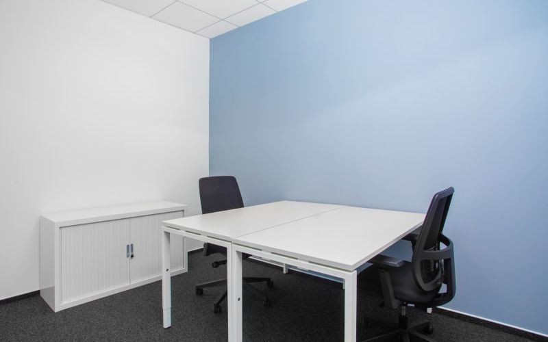 1092/8 Aviaticka, Prague Image 2