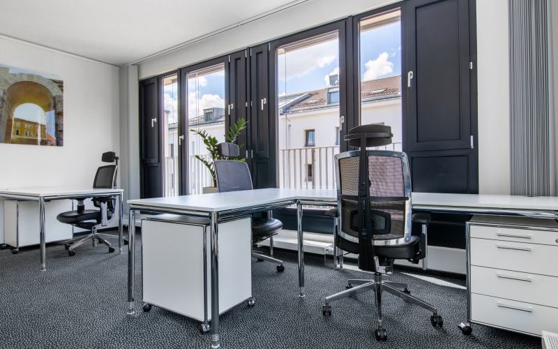 23 Leopoldstrasse, Munich Image 6