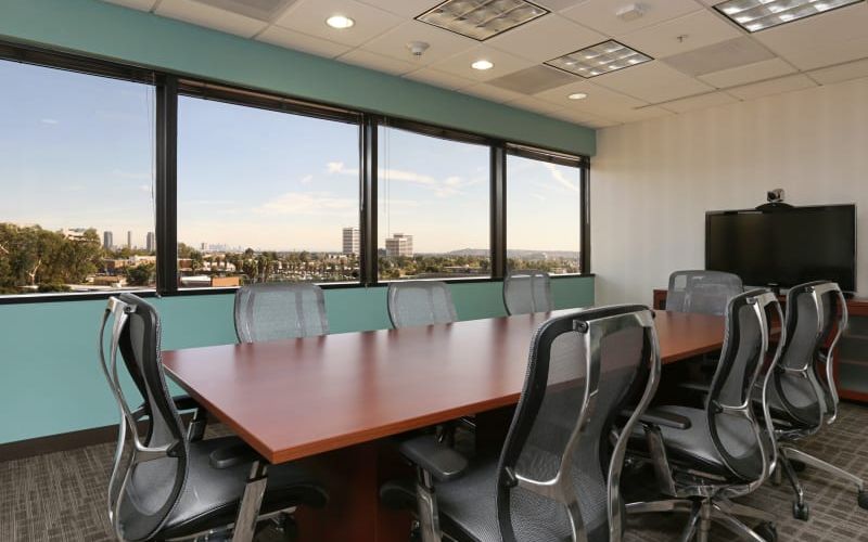 11601 Wilshire Blvd, Los Angeles, 1 DESK 11601 Wilshire Blvd, Los Angeles Image 1