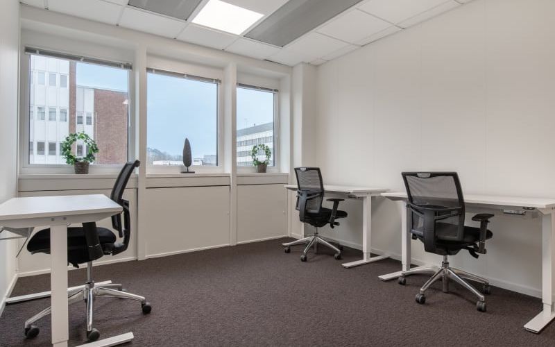 15 Svetsarvagen, Solna Image 1