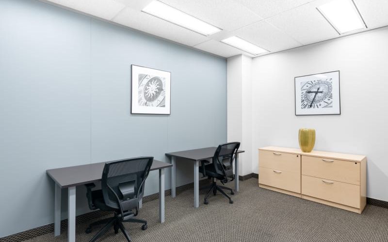 2 Robert Speck Parkway, Mississauga Image 2