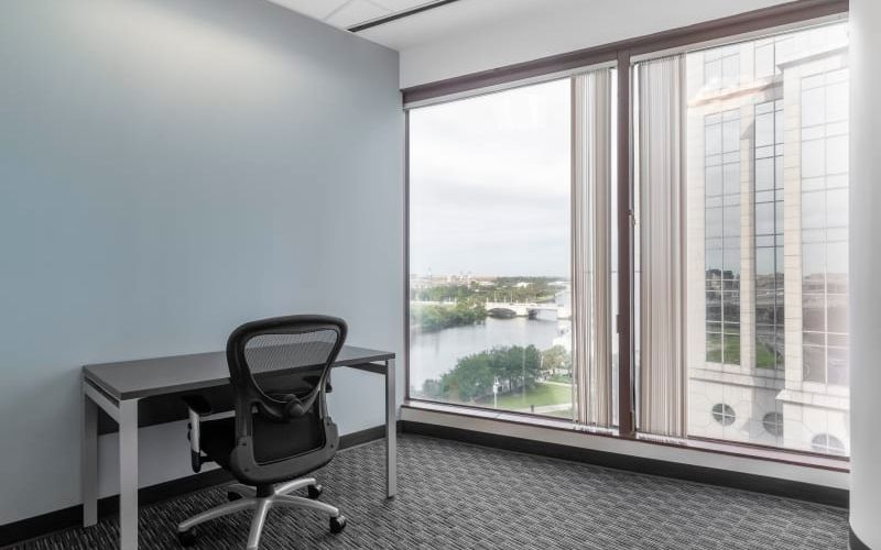 100 S Ashley Drive, Tampa Image 1