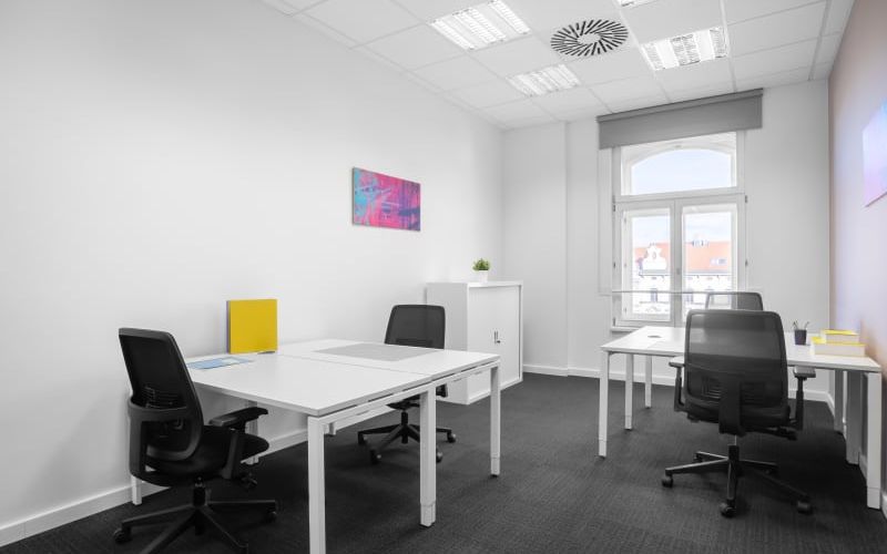 1789/5 Ip Pavlova Square, Prague Image 1