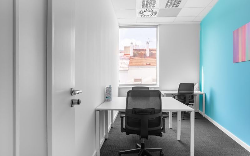 1789/5 Ip Pavlova Square, Prague Image 4