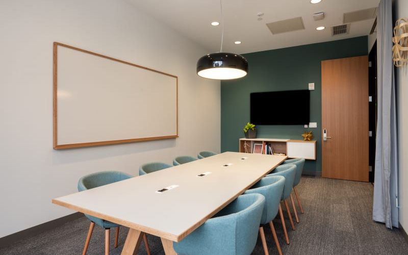 71 Raymond Rd, West Hartford Image 1