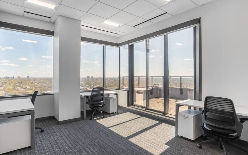 5956 Sherry Lane, Dallas Image 2