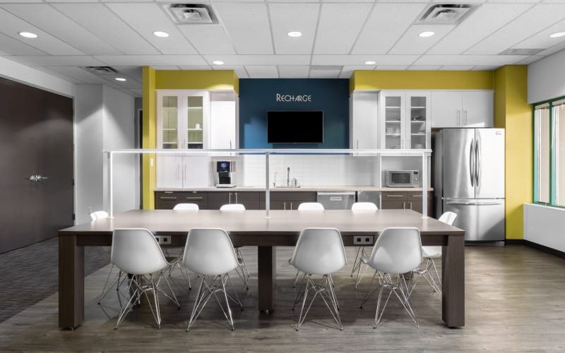 7404 King George Blvd, Surrey Image 4