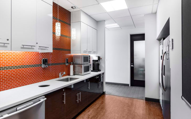 2572 Daniel-johnson Boulevard, Laval Image 4