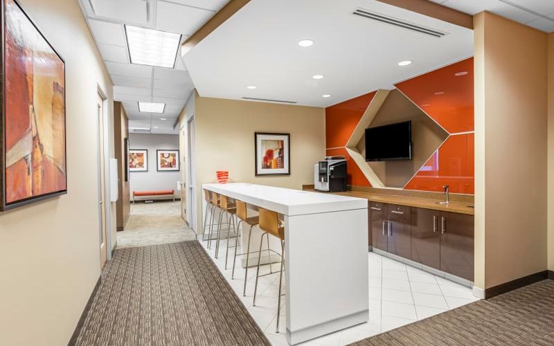 2815 Forbs Avenue, Hoffman Estates Image 4