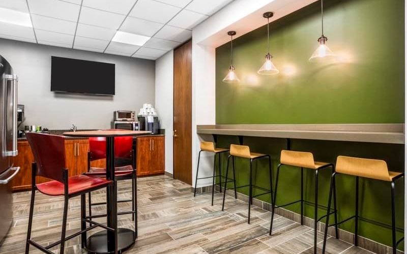 125 South Wacker Dr, Chicago Image 2