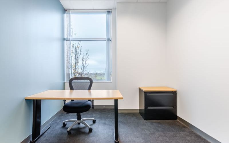 915 Highland Pointe Drive, Roseville Image 2