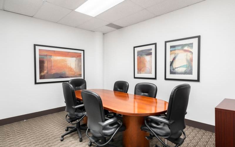 4145 North Service Road, Burlington Image 3