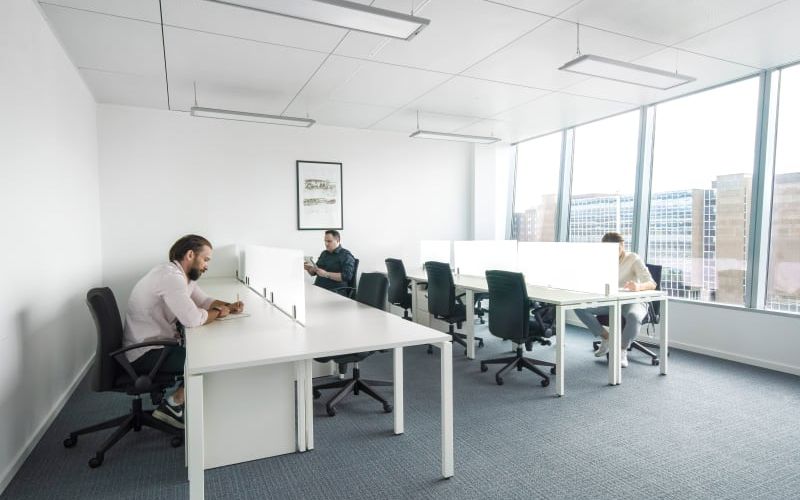 12 Am Flughafen, Frankfurt Am Main Image 7