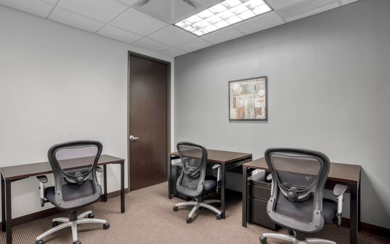 100 Duffy Avenue, Hicksville Image 3