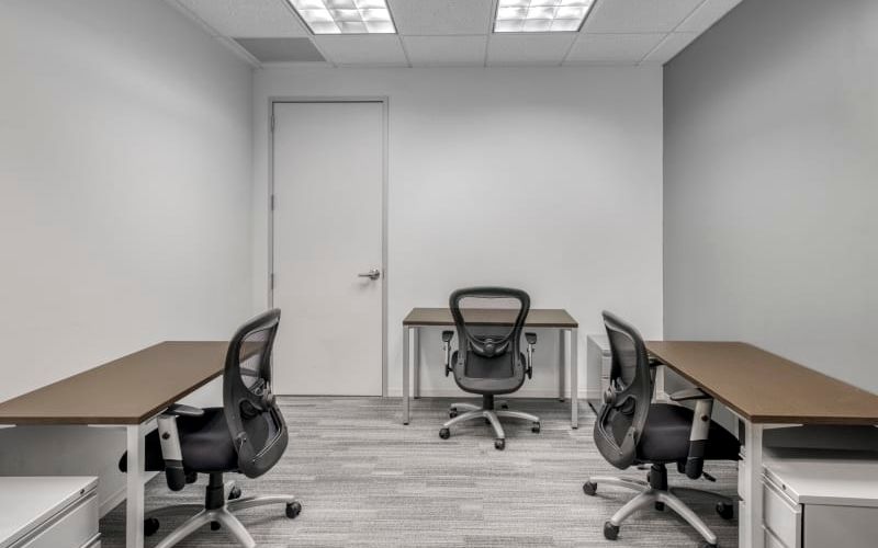 320 Seven Springs Way, Brentwood Image 5