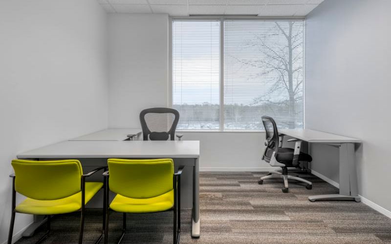 320 Seven Springs Way, Brentwood Image 4