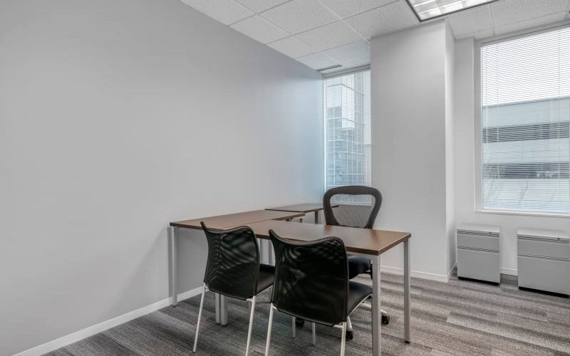 320 Seven Springs Way, Brentwood Image 6