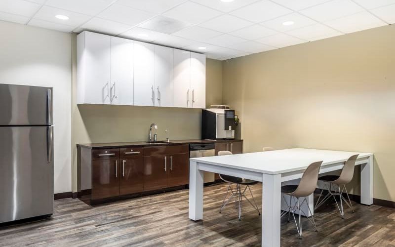 200 Continental Dr, Newark Image 9