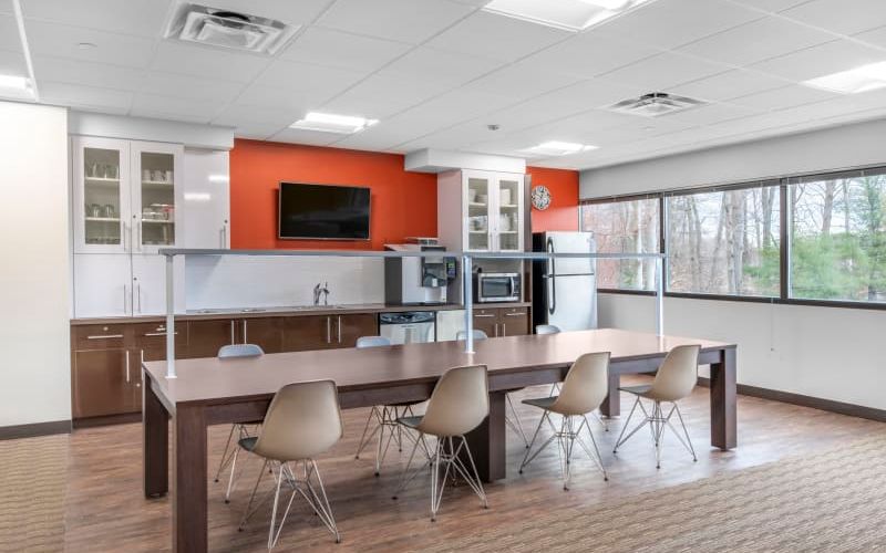 360 Bloomfield Avenue, Windsor Image 2