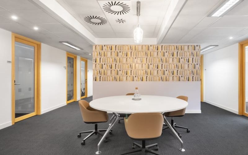 344/23/5 Zlaty Andel Nadrazni, Prague Image 4