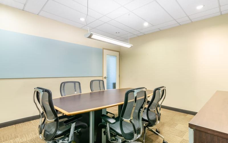 10 Four Seasons Place, Toronto Image 7