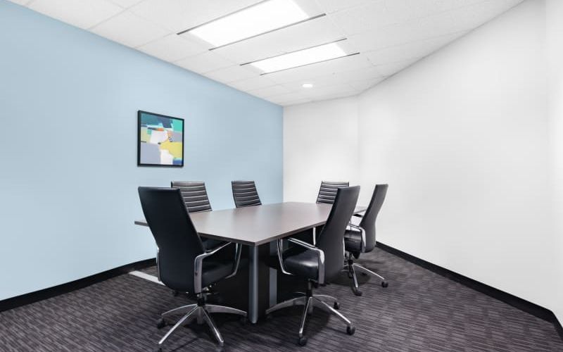 2010 Winston Park Drive, Oakville Image 2