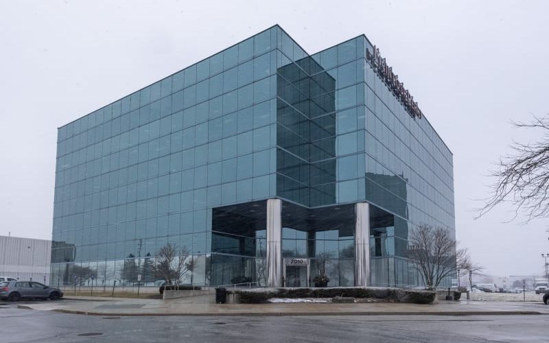 2010 Winston Park Drive, Oakville Image 8