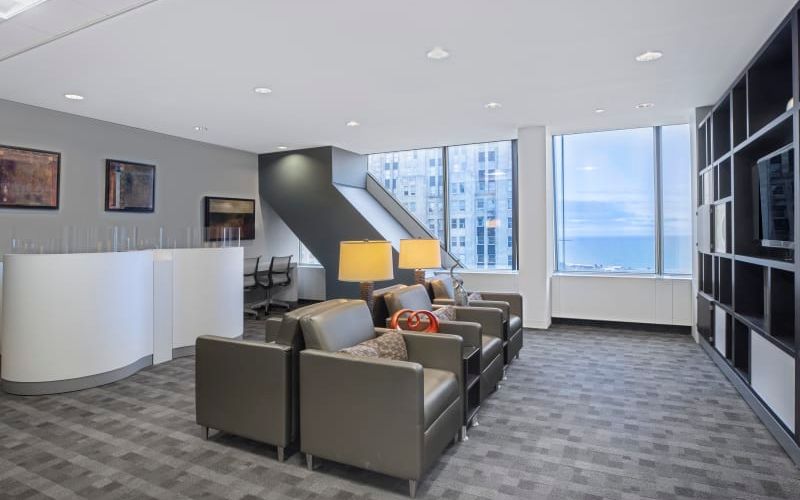 875 N Michigan Ave, Chicago Image 1