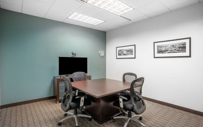 N19 W24400 Riverwood Dr, Waukesha Image 2