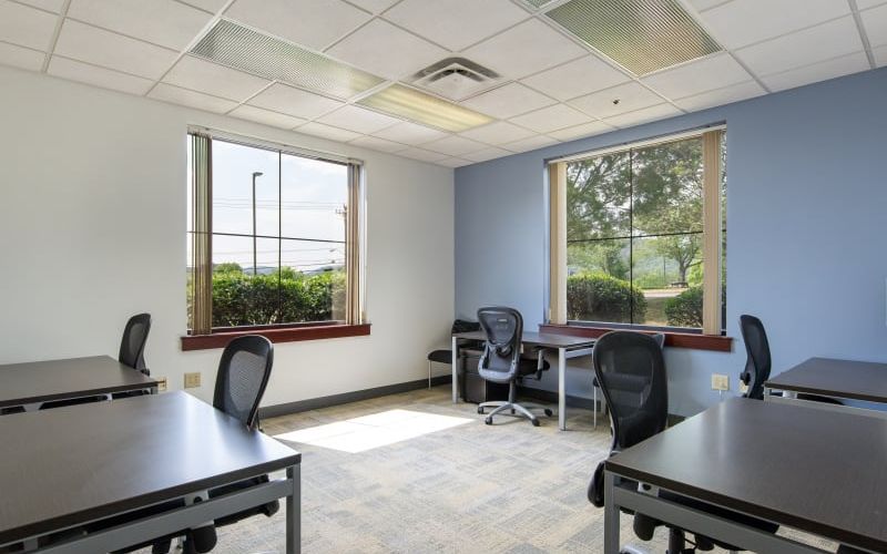 9005 Overlook Blvd, Brentwood Image 3