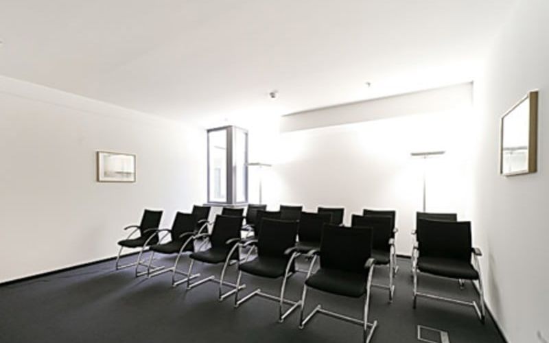 Kossuth Lajos Utca 7-9, Budapest Image 1