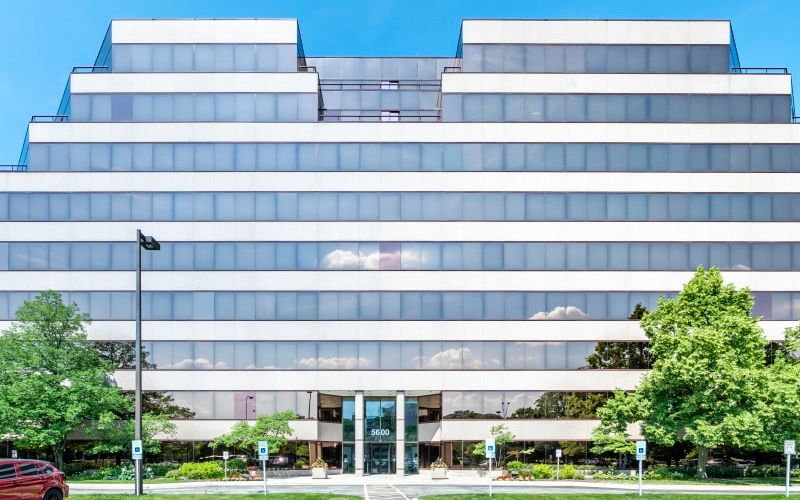 5600 N River Rd, Rosemont Image 7