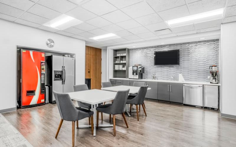 1821 Walden Office Square, Schaumburg Image 6