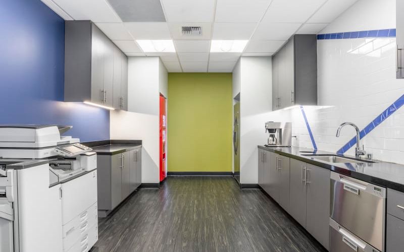 16501 Ventura Blvd, Encino Image 2