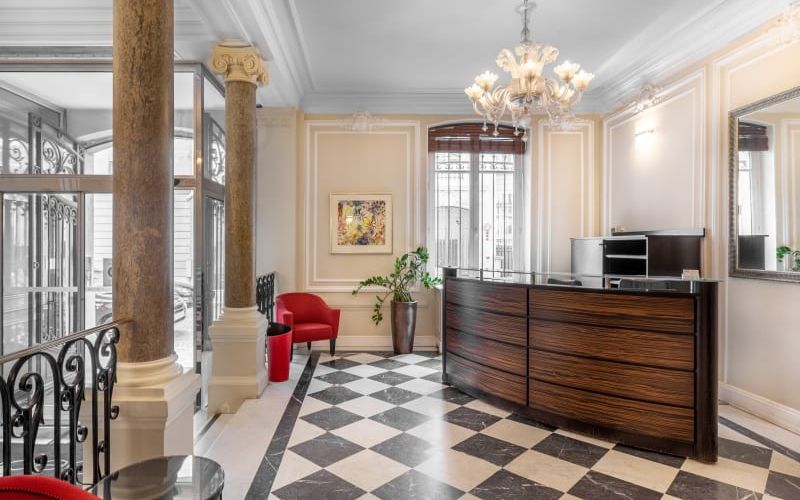 27-29 Rue De Bassano, Paris Image 6