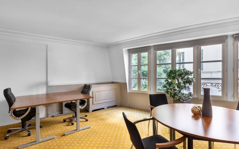 27-29 Rue De Bassano, Paris Image 4