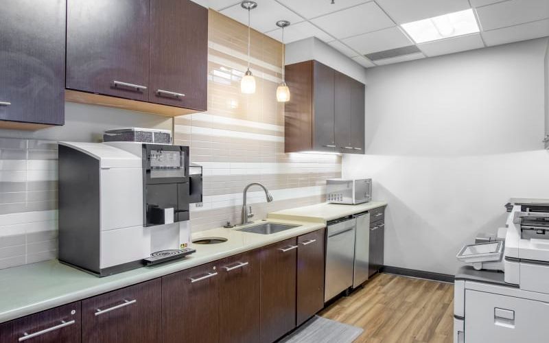 435 Nichols Road, Kansas City Image 8