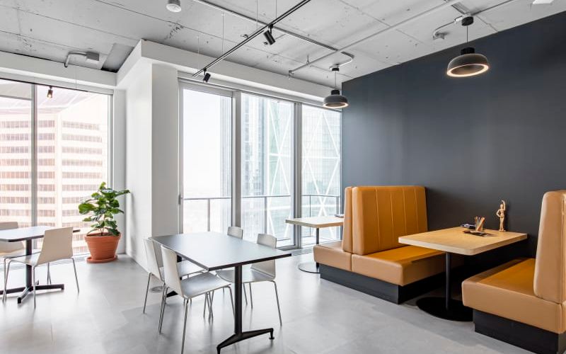 685 Centre Street Sw, Calgary Image 2