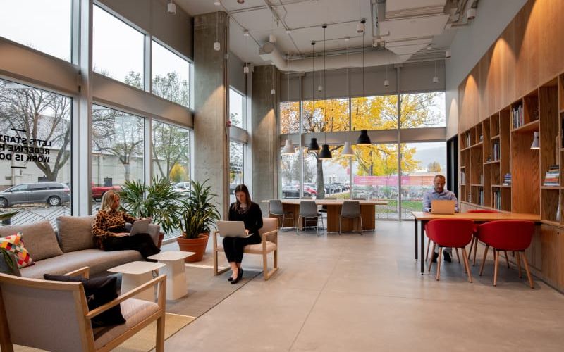 460 Doyle Ave, Kelowna Image 3