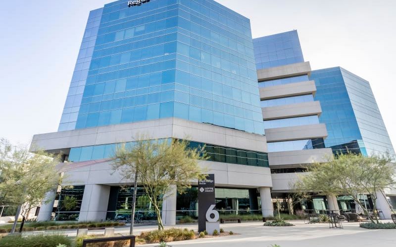 6 Centerpointe Drive, La Palma Image 9