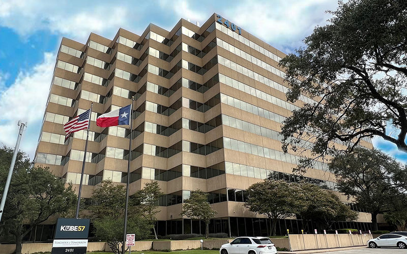 2401 Fountain View Dr, Houston Image 8