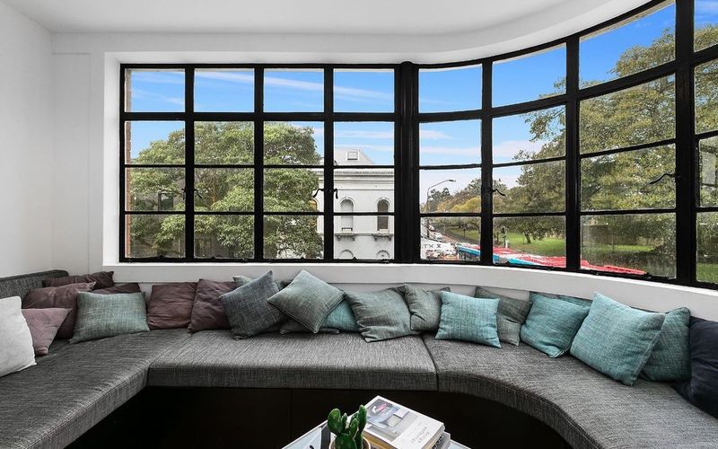 106 Oxford Street, Paddington Image 1