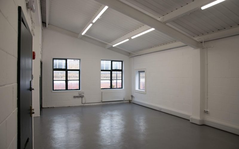 65 Glasshill St, Southwark Image 1