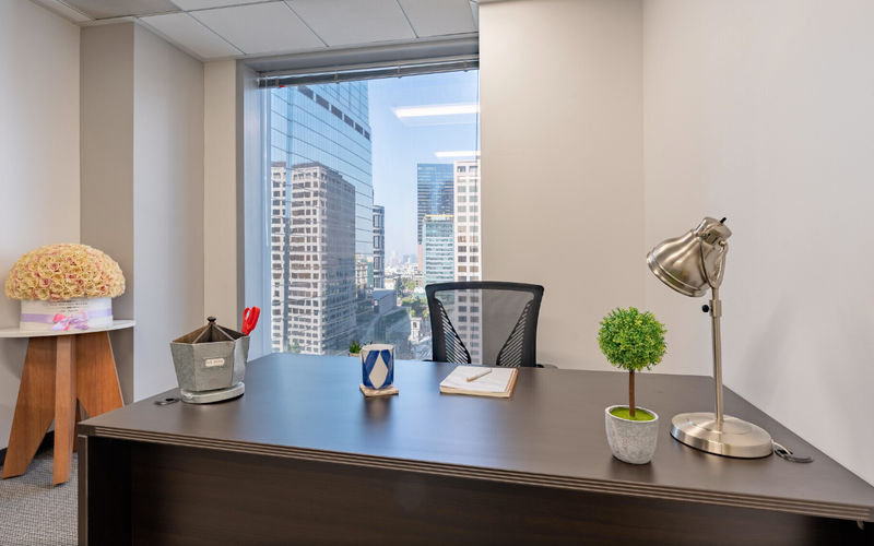 811 Wilshire Boulevard, Los Angeles Image 1