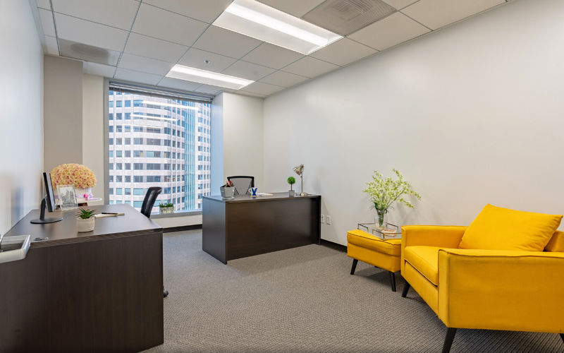 811 Wilshire Boulevard, Los Angeles Image 1