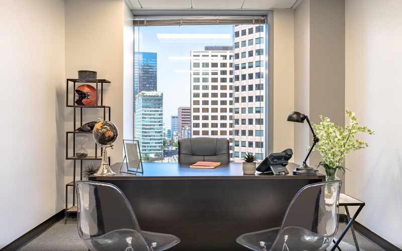 811 Wilshire Boulevard, Los Angeles Image 1