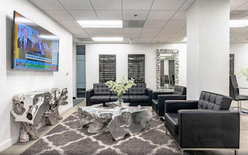 811 Wilshire Boulevard, Los Angeles Image 1