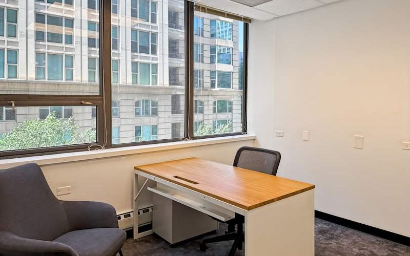 40 E Huron St, Chicago Image 2