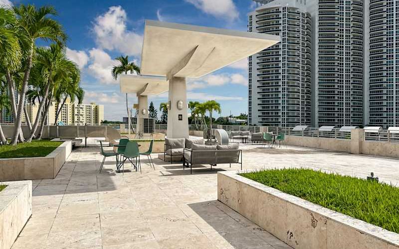 429 Lenox Ave, Miami Image 9